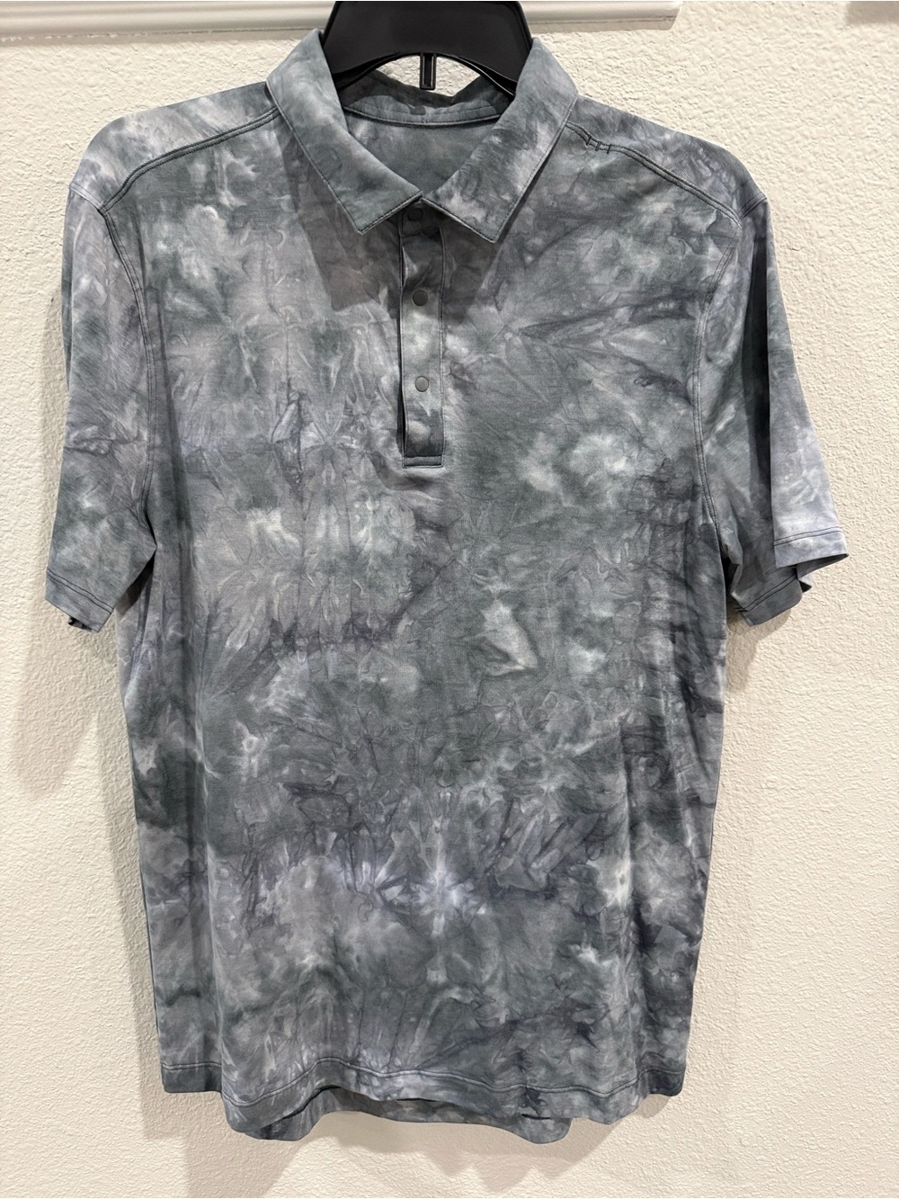 Lululemon Evolution Snap Button Polo